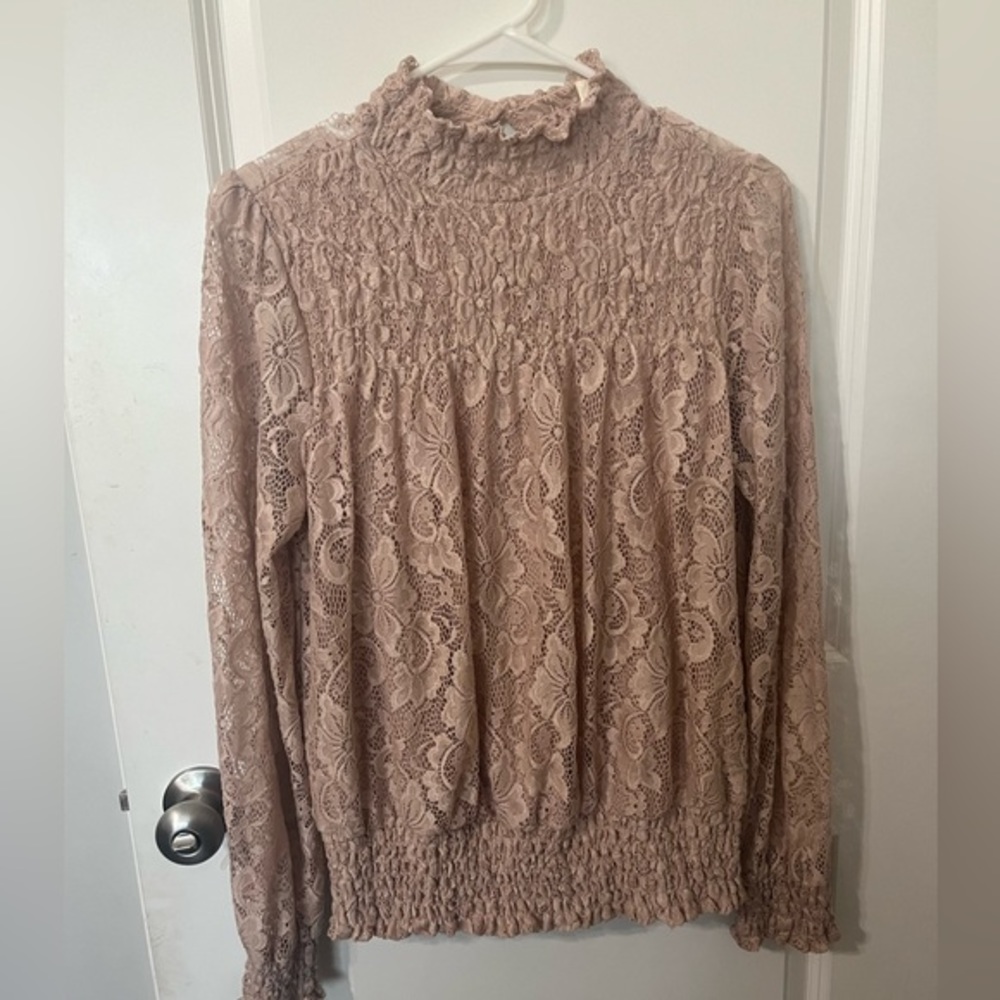 Adiva lace blush blouse Medium NWT‎